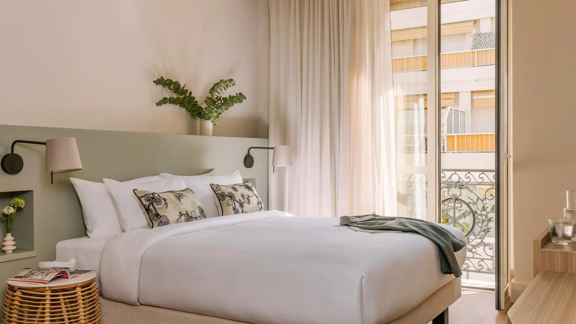 Yelo Mozart Hotel Les Musiciens, Sonder By Marriott Bonvoy Nice 4*,  France